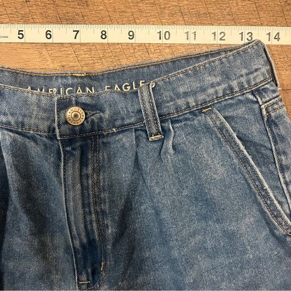 American Eagle Mom Short Denim Womens Size 6 Roll Up High Rise Pleats Summer - Picture 3 of 7